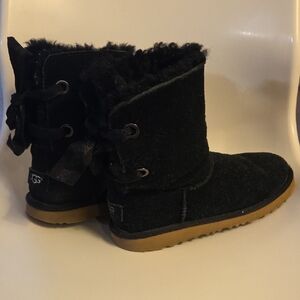 UGG Kids Bailey Bow II Black Suede Short Shearling Ankle Boots with Back Bow